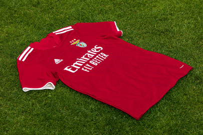 Le nuove maglie dell'SL Benfica 2021-2022